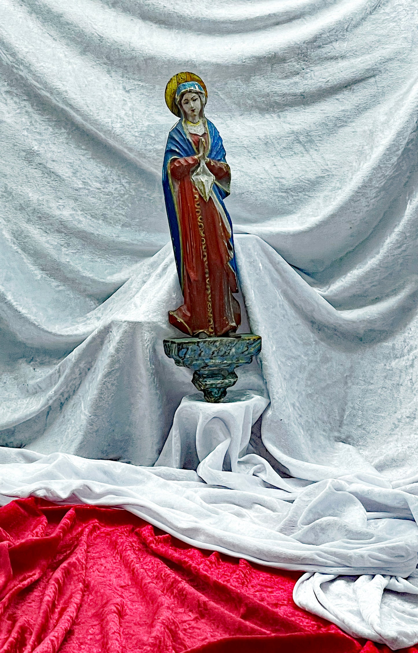 Antique Spanish Madonna Statue – 19th Century Polychrome Gesso Holy Figure – Red Blue White – Hand-Carved Religious Sculpture (36 cm)
