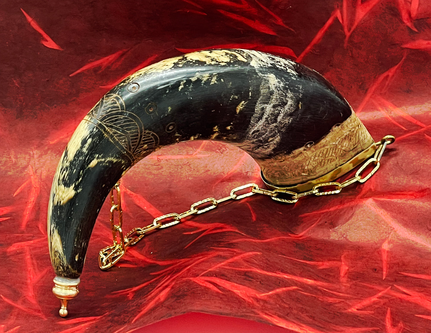 Antique Engraved Powder Horn with Archaic Motives