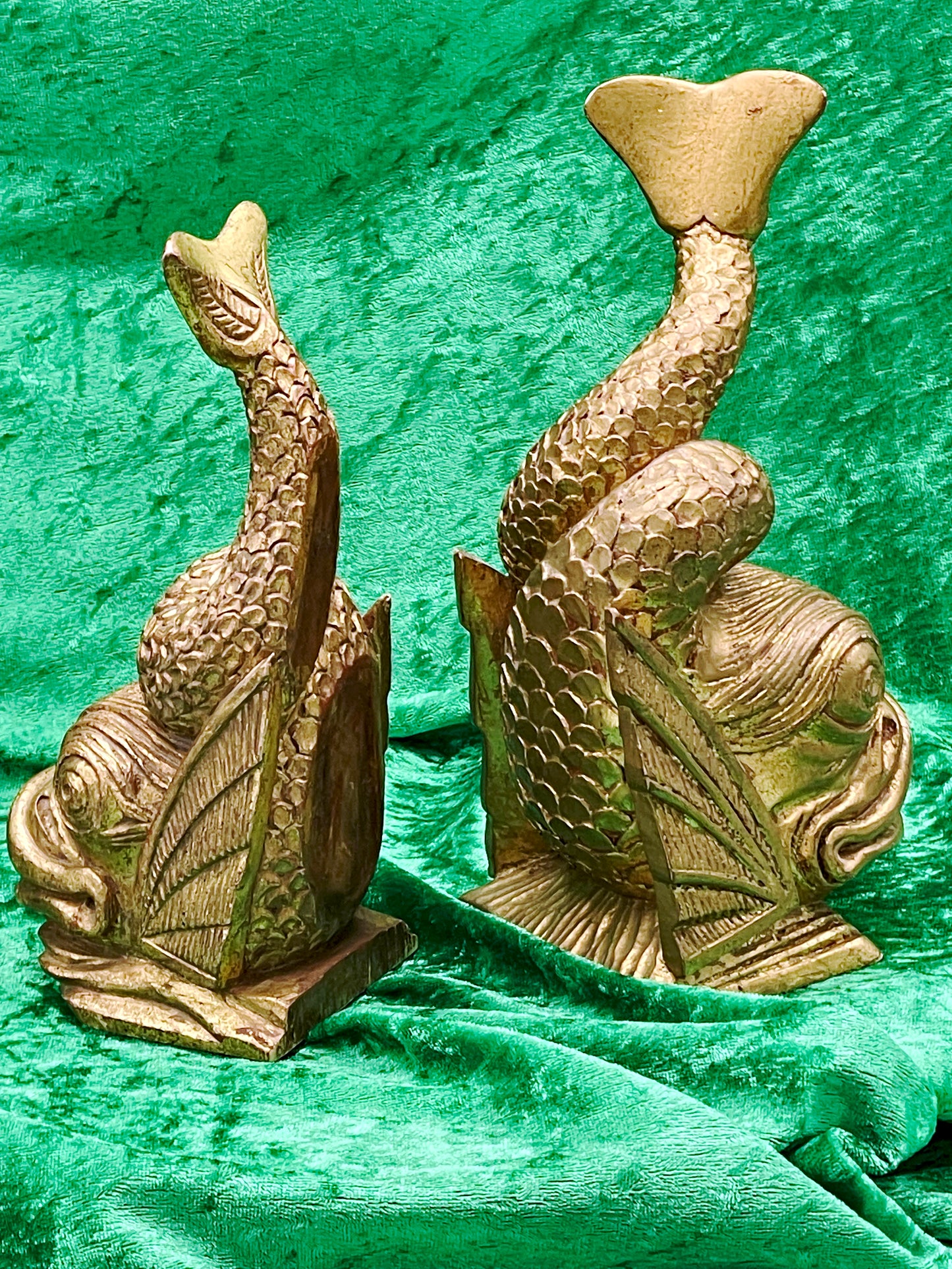 Pair of gilded wood fish figures display