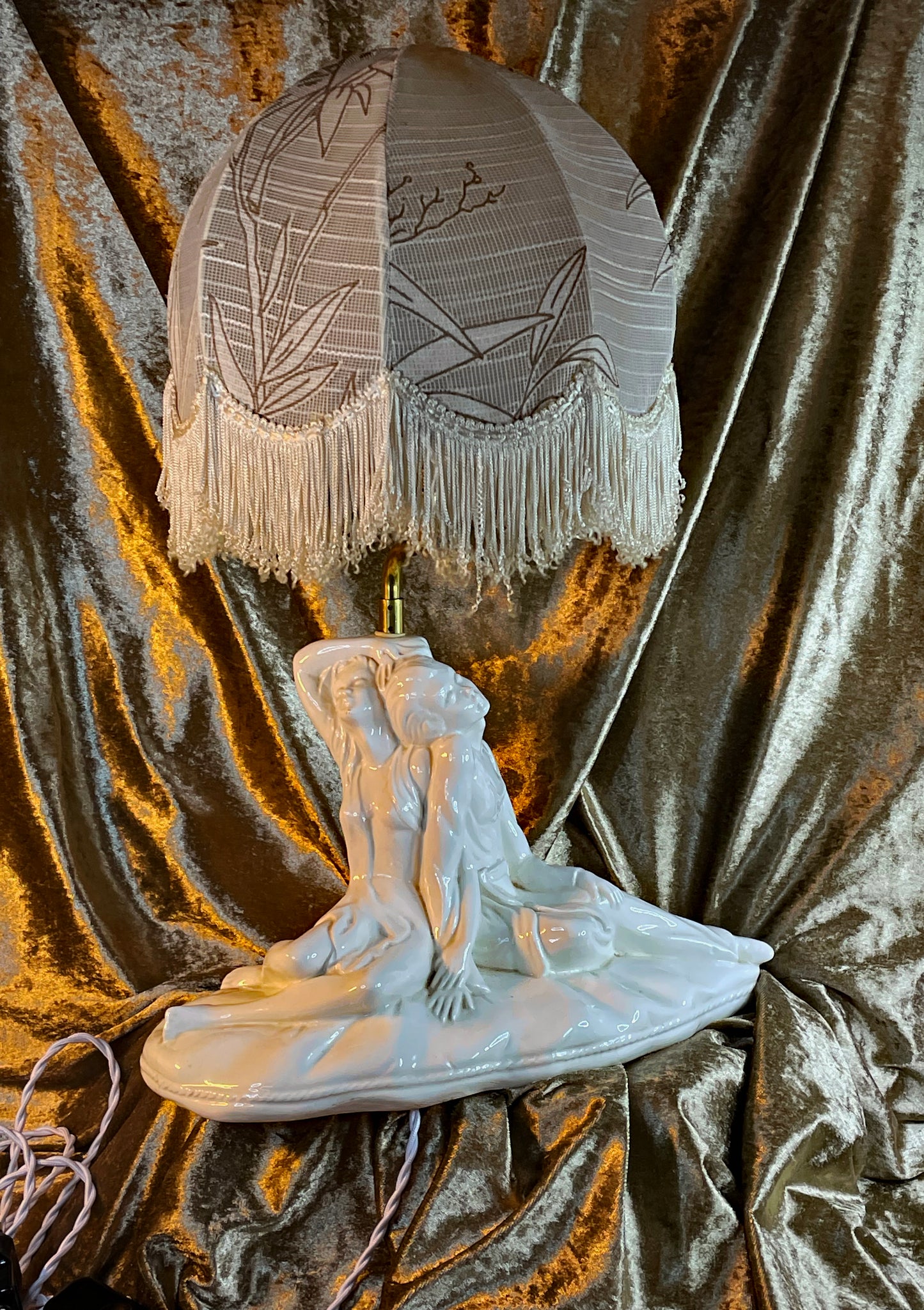 Original Jugendstil Lamp 1910 “Amor & Psyche” White Porcelain & Brass Figurative Table Lamp with Original Shade