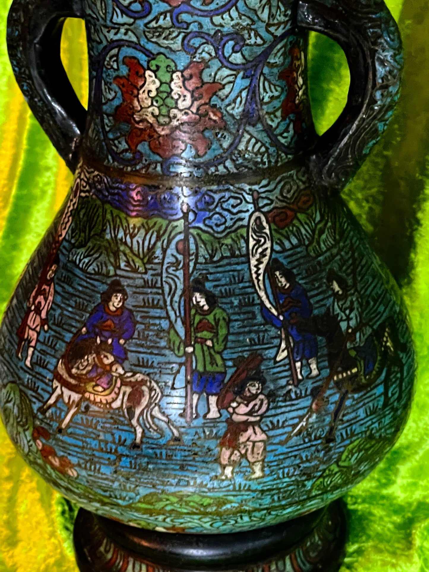 Monumental Meiji Cloisonné Bronze Vase c.1900 — "The Hunt for the Giant Carp" — Attributed to Genryusai Seiya, 37 cm, Twin-Handled