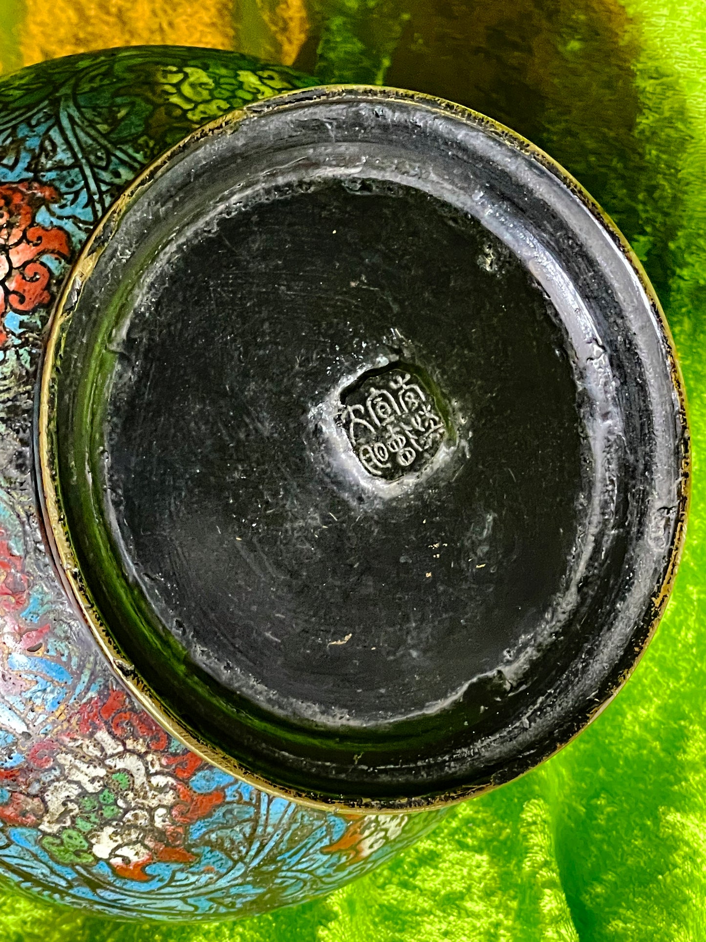 Monumental Meiji Cloisonné Bronze Vase c.1900 — "The Hunt for the Giant Carp" — Attributed to Genryusai Seiya, 37 cm, Twin-Handled