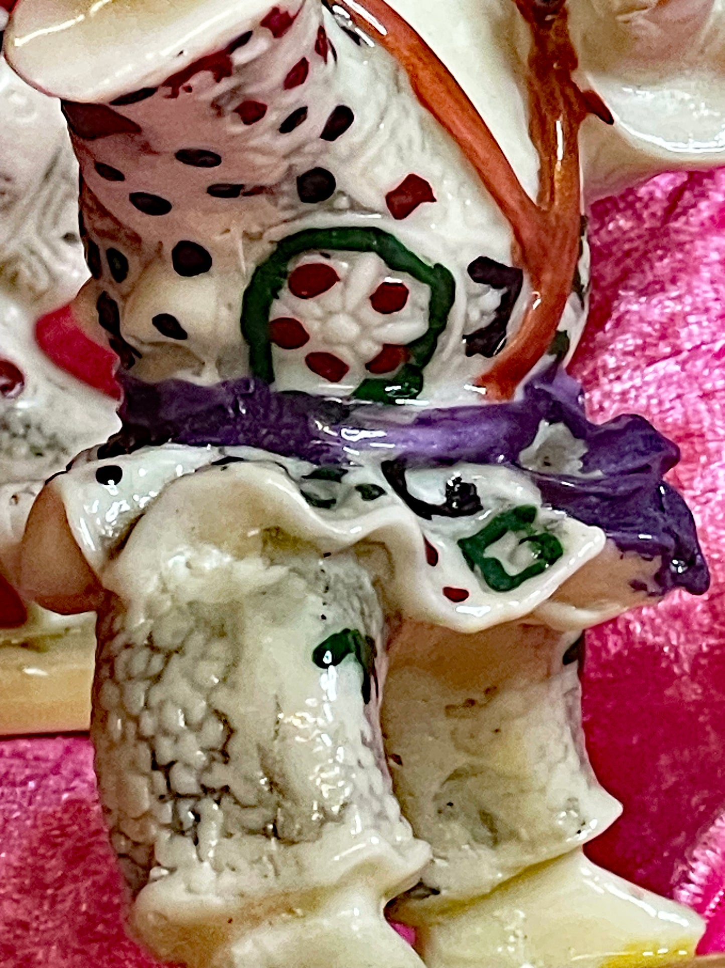 Vintage Japanese Porcelain Jiu-Jitsu Fighters Set with Ikebana Vase – Hand-Painted Figurines Collection (6 Pieces)