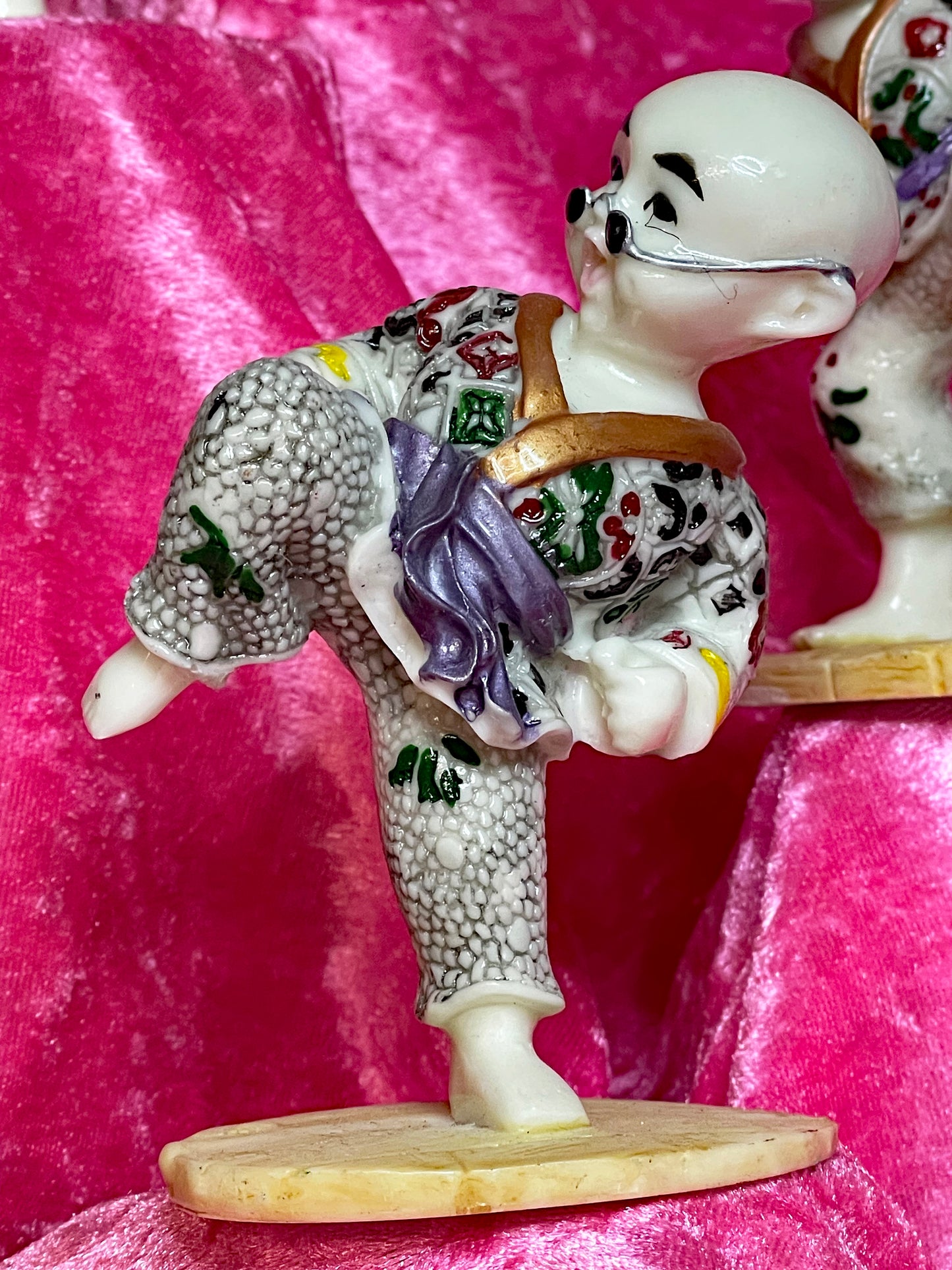 Vintage Japanese Porcelain Jiu-Jitsu Fighters Set with Ikebana Vase – Hand-Painted Figurines Collection (6 Pieces)