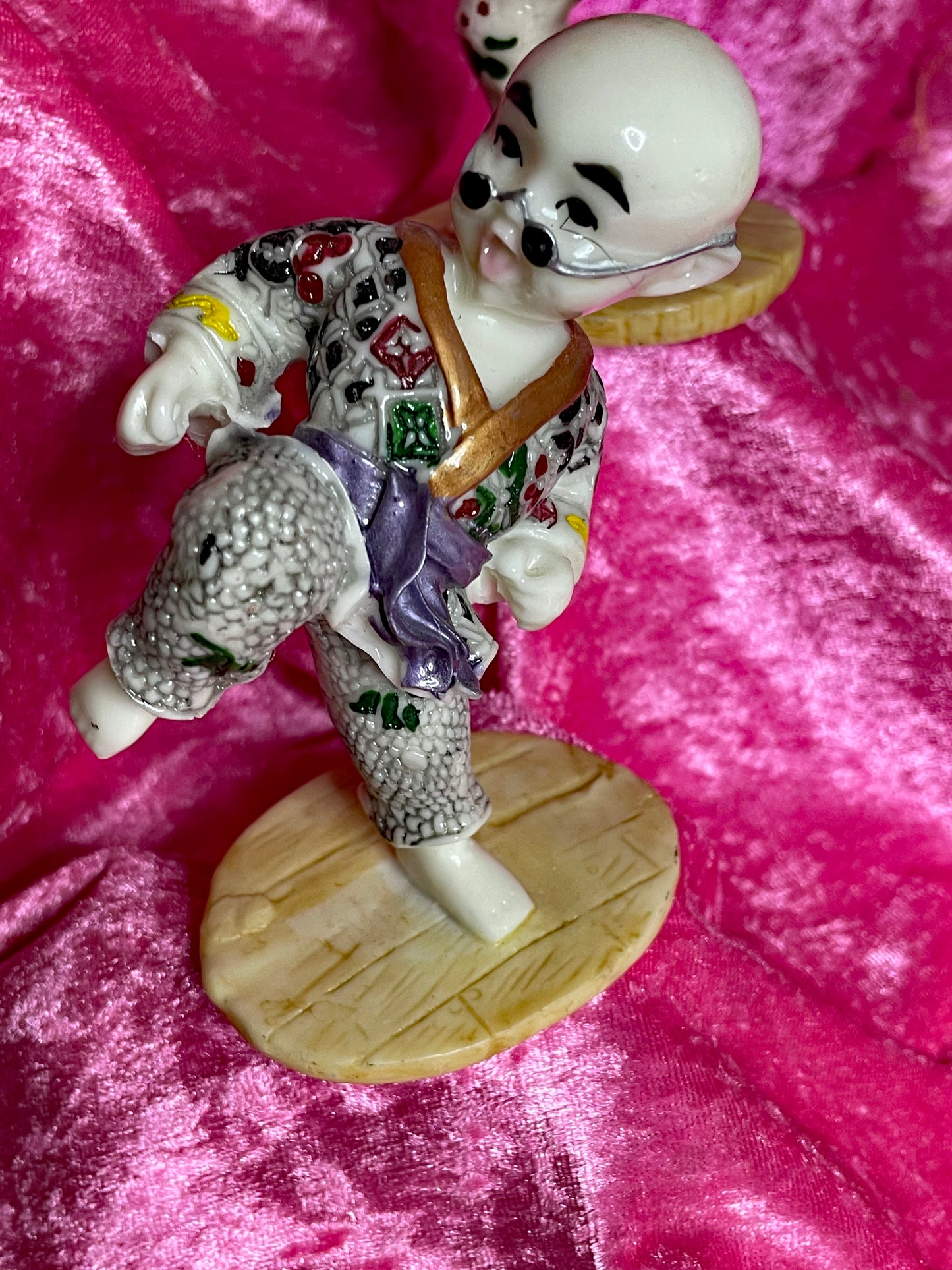 Vintage Japanese Porcelain Jiu-Jitsu Fighters Set with Ikebana Vase – Hand-Painted Figurines Collection (6 Pieces)