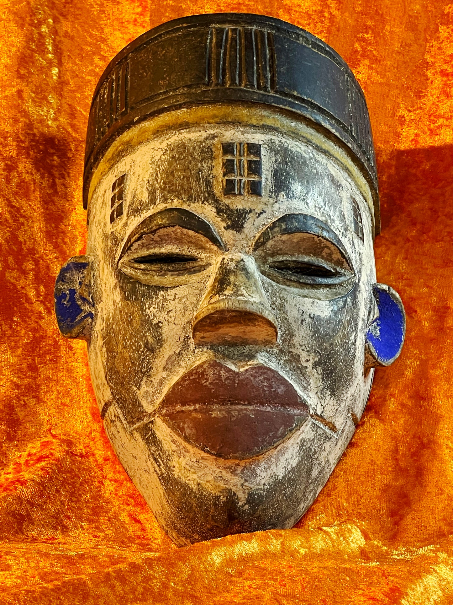 Vintage Ivory Coast Tribal Mask – White Blue Red Polychrome Wood Mask – Cubist Modernist African Art – 28 cm