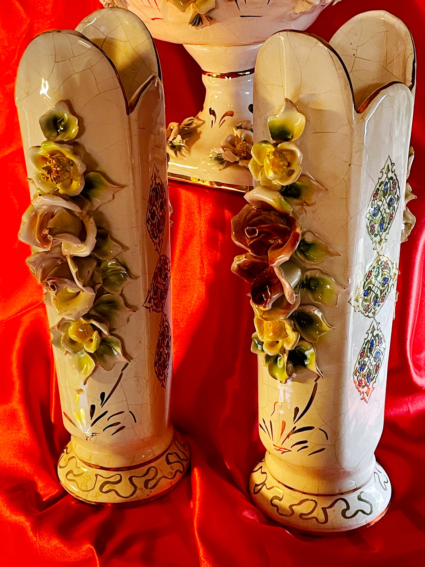Pair of porcelain vases beside the footed compote, group view