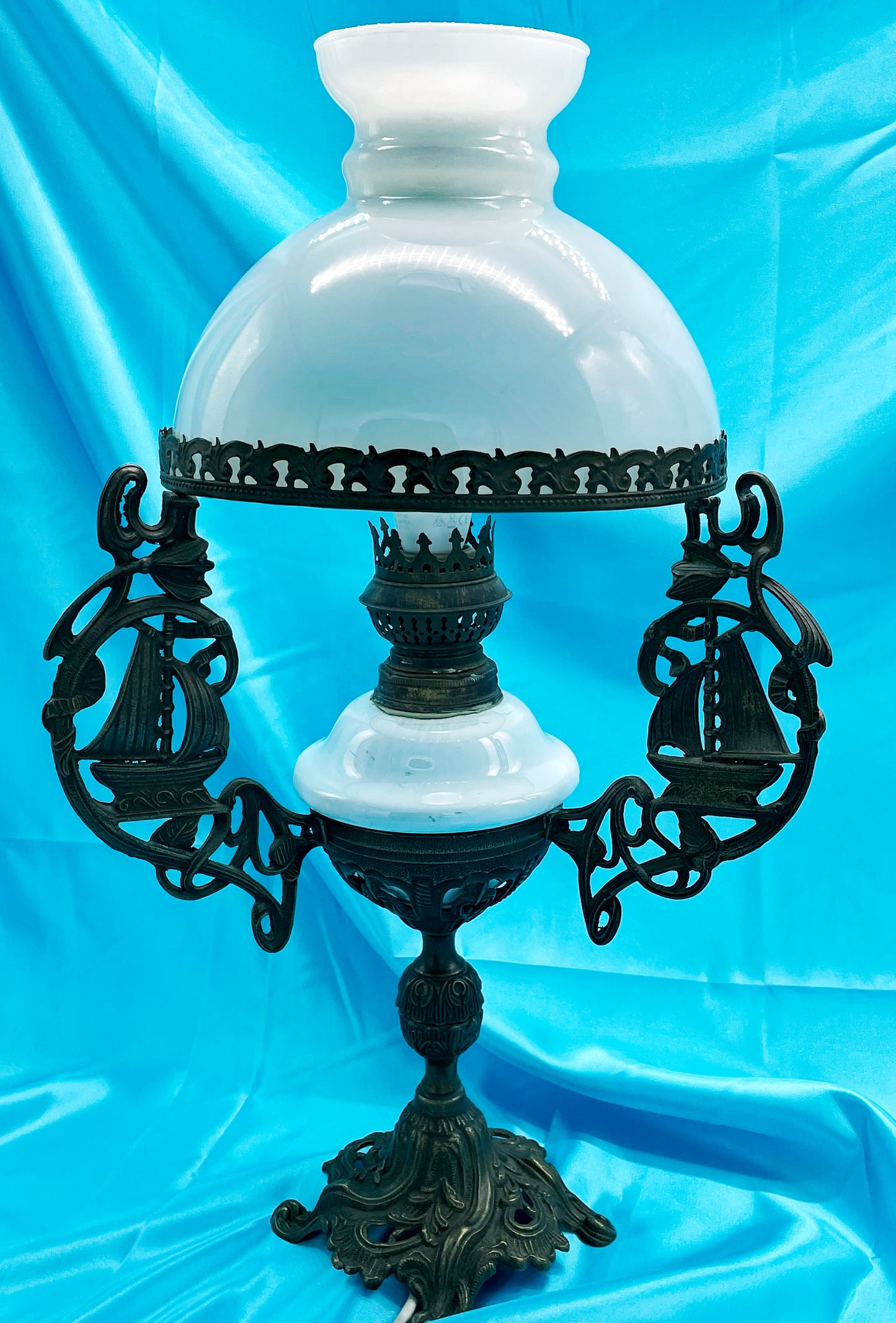 Antique bronze and porcelain petroleum lamp, full view