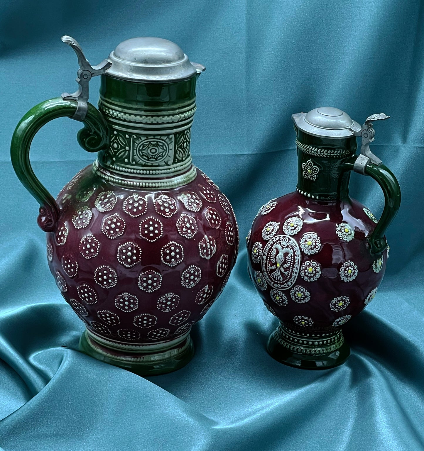 Pair of antique Westerwald salt-glazed stoneware Noppenkruge jugs with pewter lids