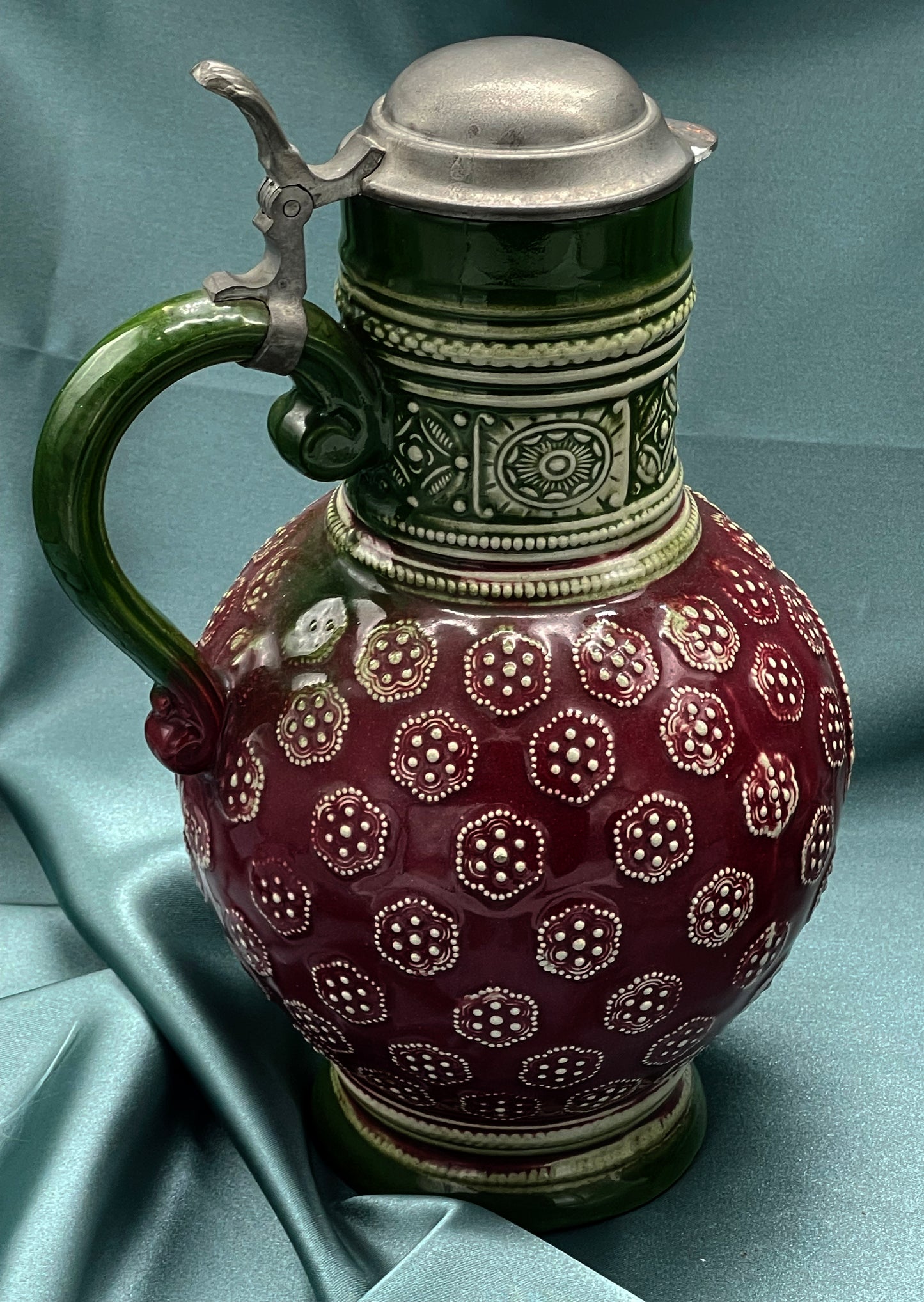 Antique German Westerwald jug pair, alternate view