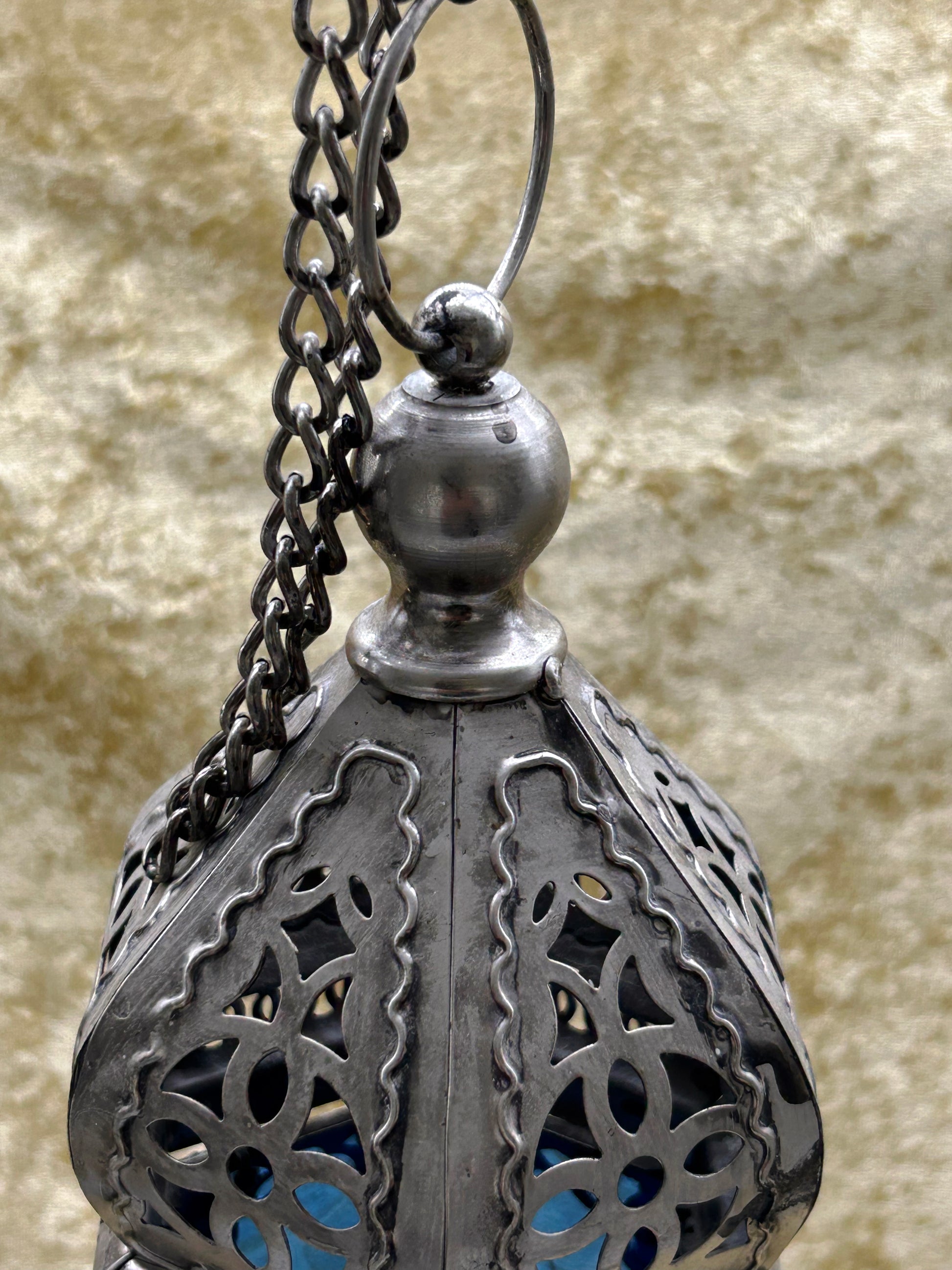 Top finial, suspension ring and hanging chain detail