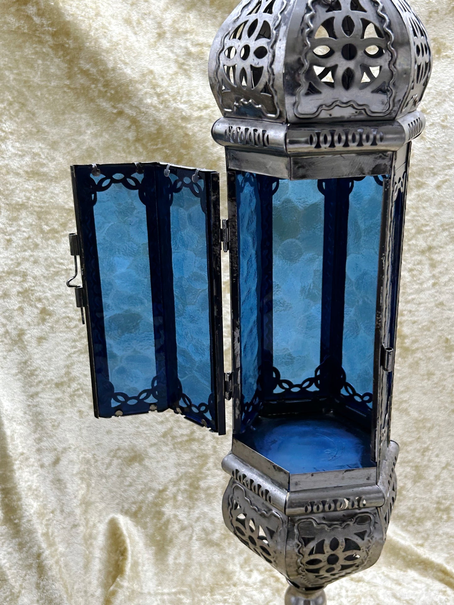 Pierced filigree domed Moorish crown detail of the lantern