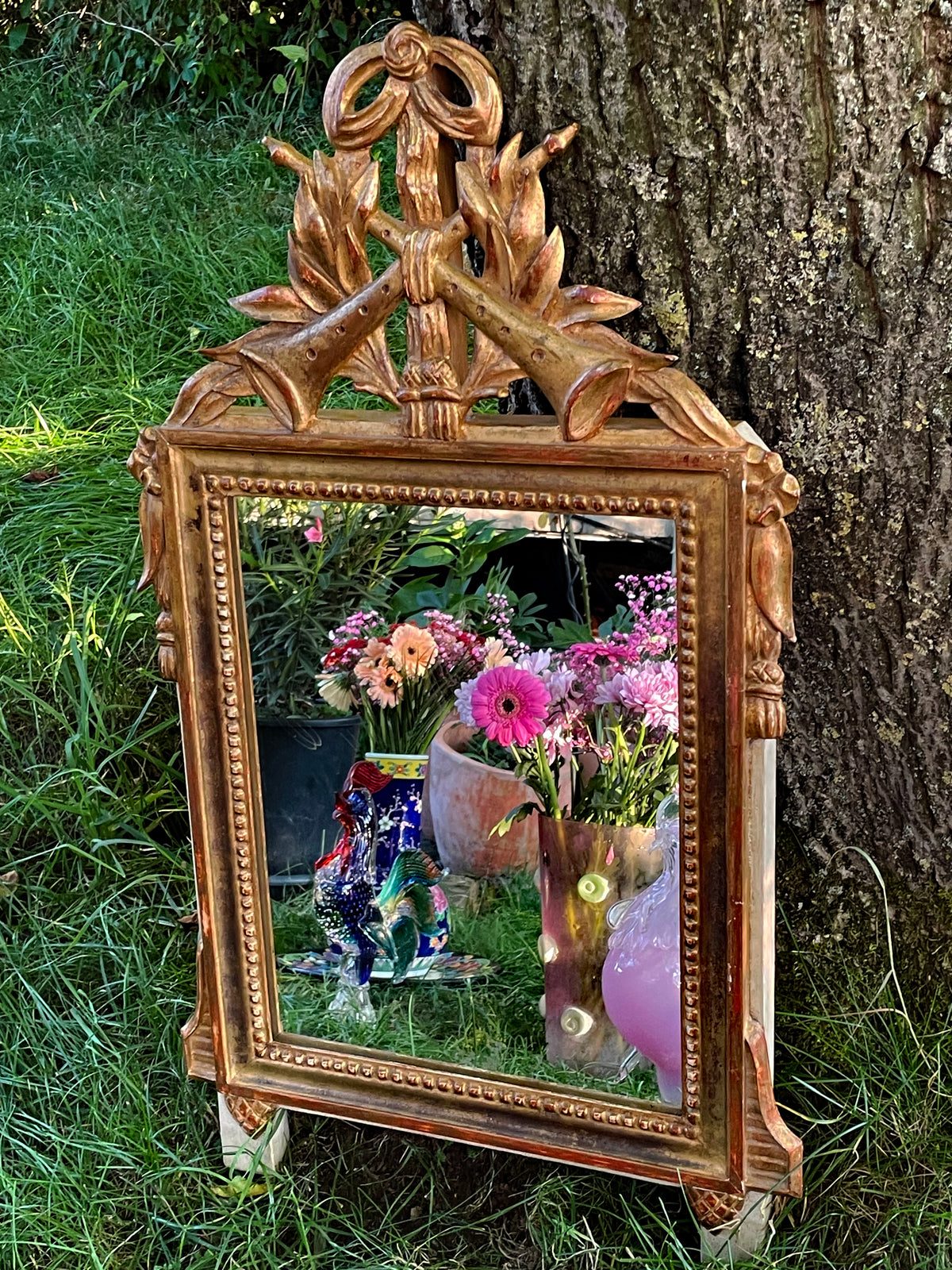 Antique French Louis XVI Giltwood Wall Mirror with Carved Hunting Horns, 19th Century