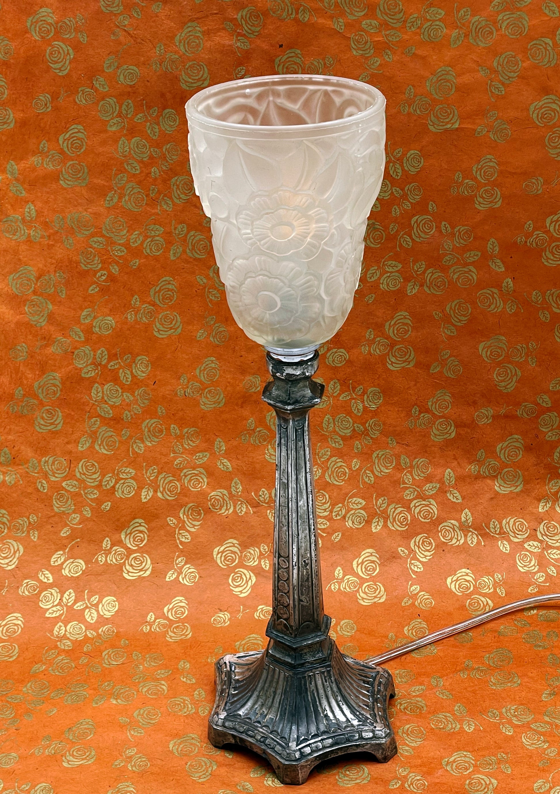 Art Déco silvered lamp on hexagonal fluted base