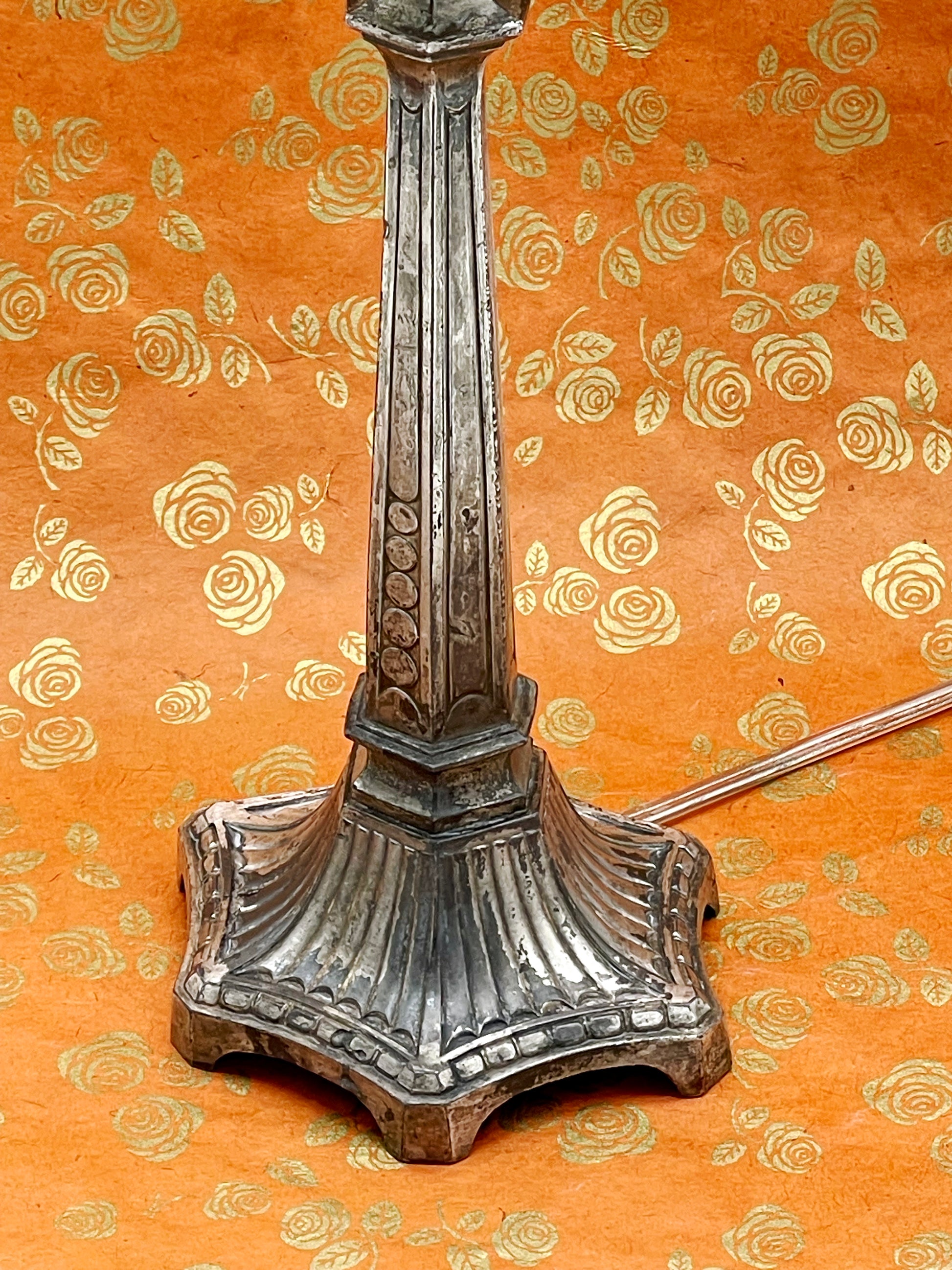 Close view of the frosted floral glass shade