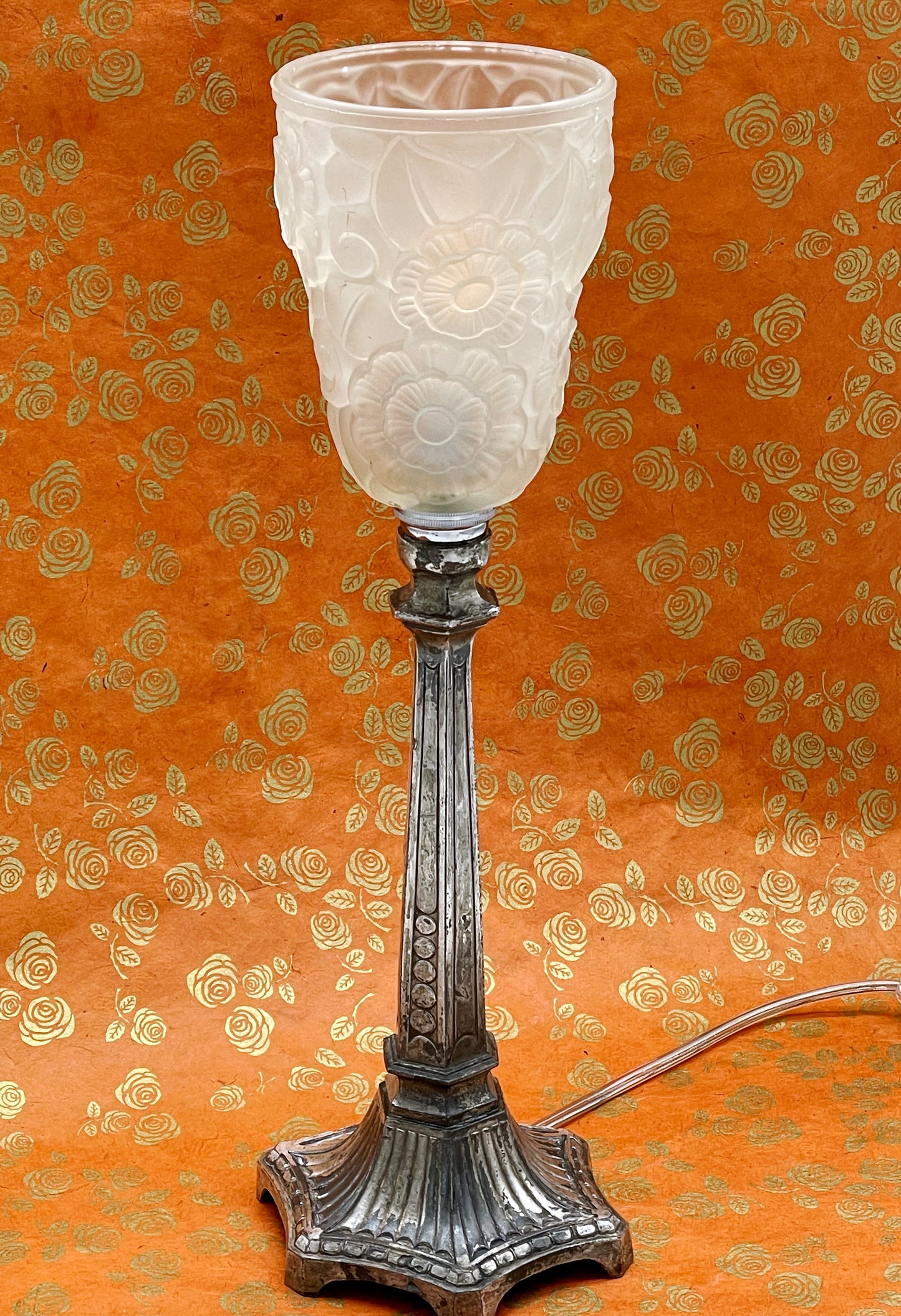 Small French Art Déco silvered table lamp with frosted rose glass shade