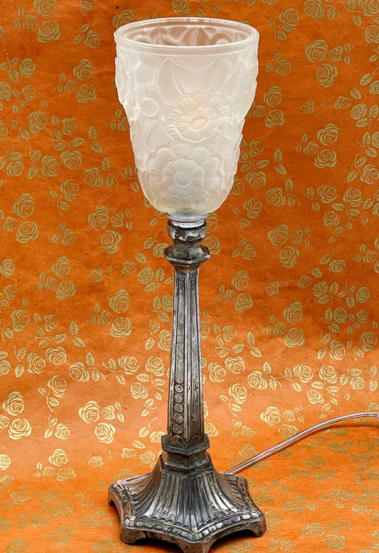 Small French Art Déco silvered table lamp with frosted rose glass shade