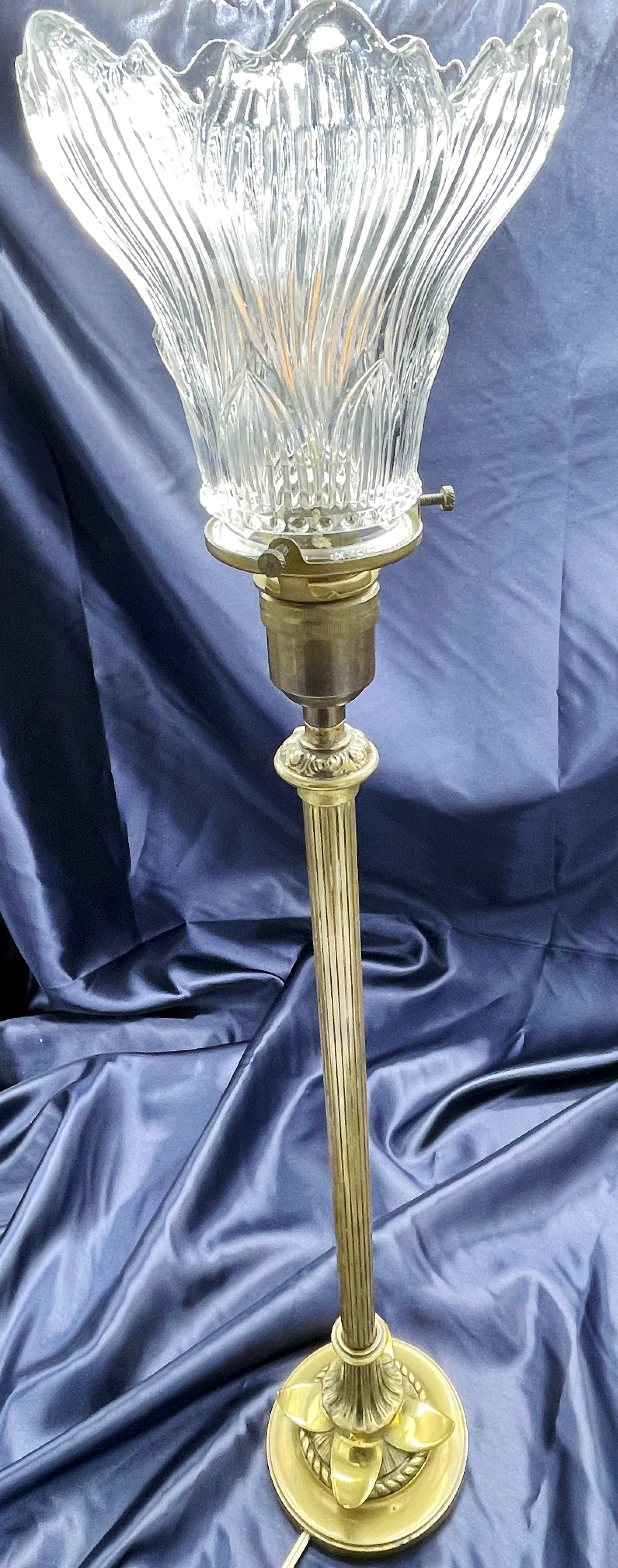 Art Déco lamp leaf-cast brass foot