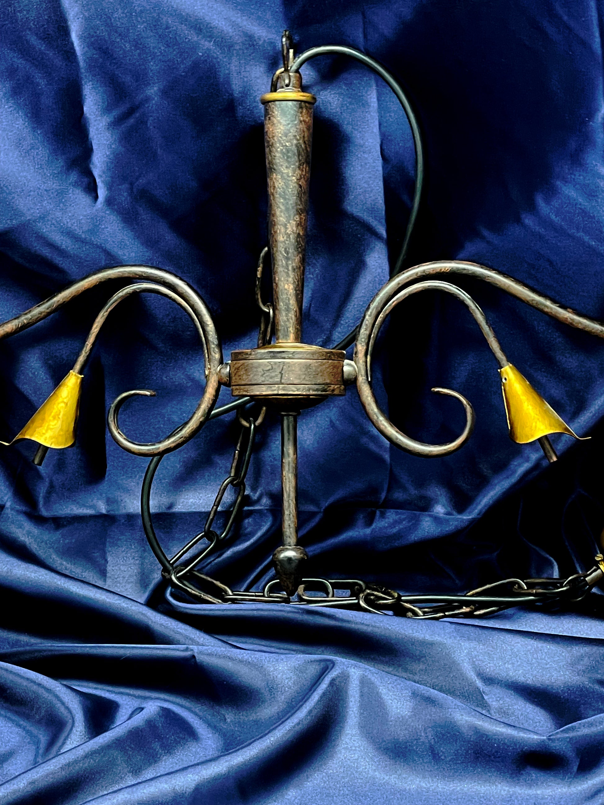 Close view of French pâte de verre tulip glass shade