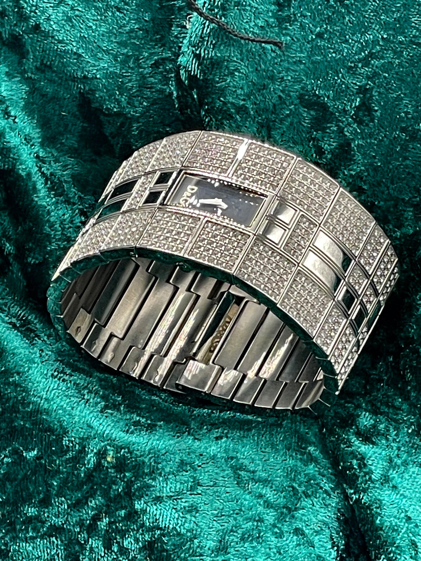 Reverse of the stainless steel cuff bracelet and clasp