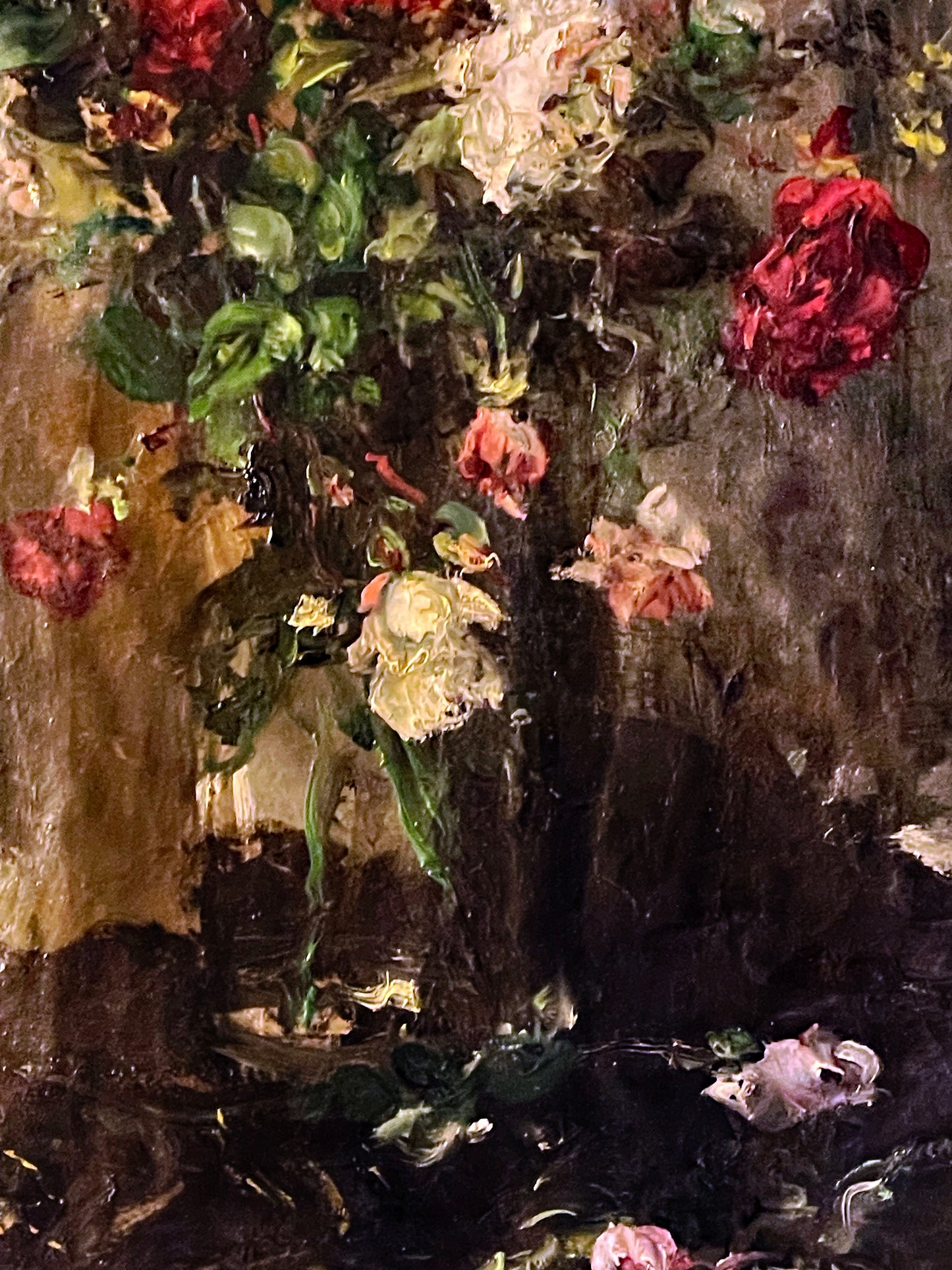Mystical Roses Still Life by Aurél Náray (1883–1959) – Large Antique Hungarian Floral Painting c.1920 in Ornate Gilt Frame