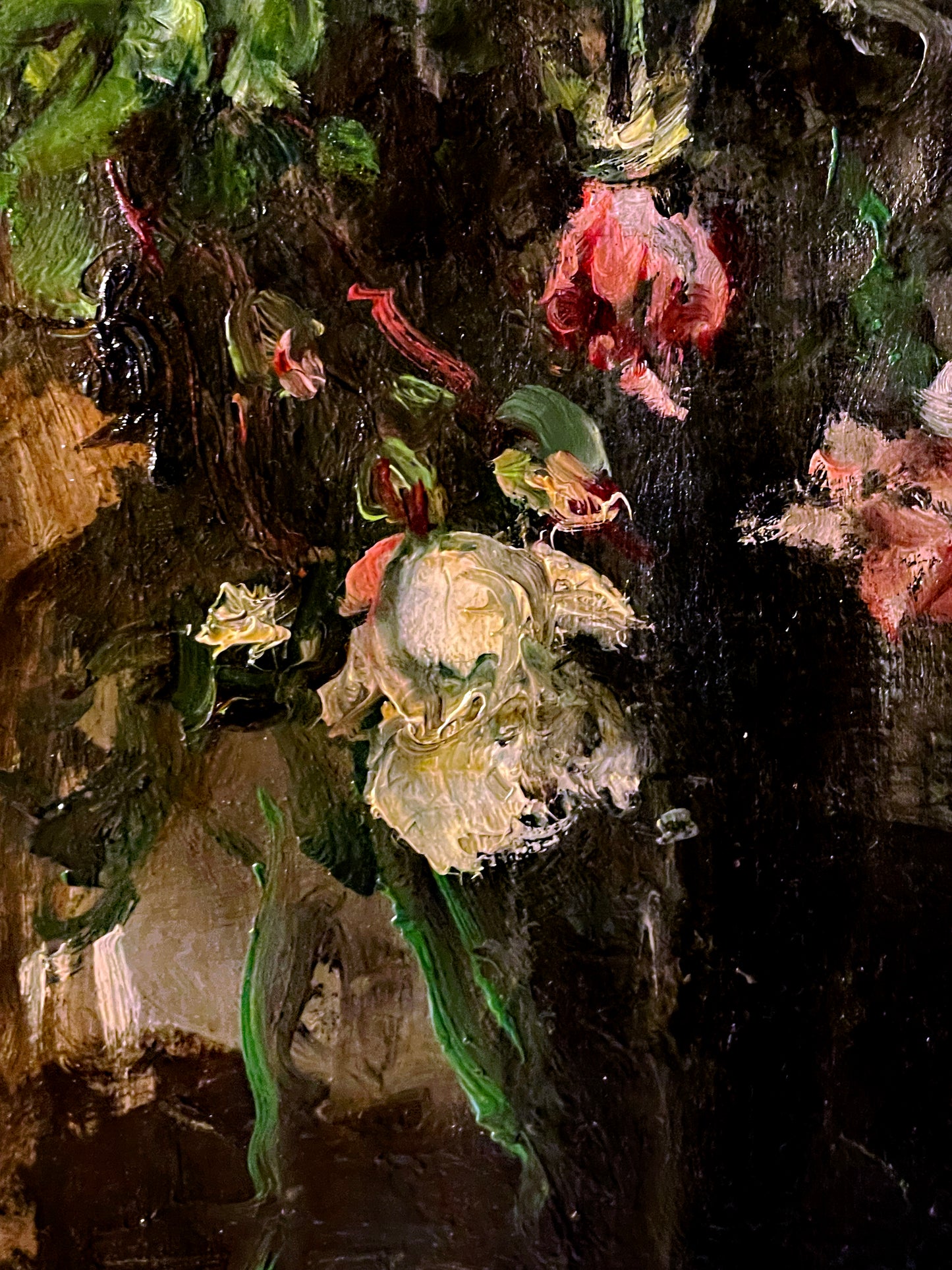 Mystical Roses Still Life by Aurél Náray (1883–1959) – Large Antique Hungarian Floral Painting c.1920 in Ornate Gilt Frame