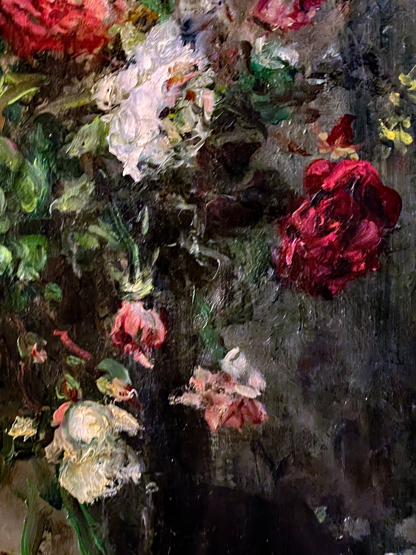 Mystical Roses Still Life by Aurél Náray (1883–1959) – Large Antique Hungarian Floral Painting c.1920 in Ornate Gilt Frame