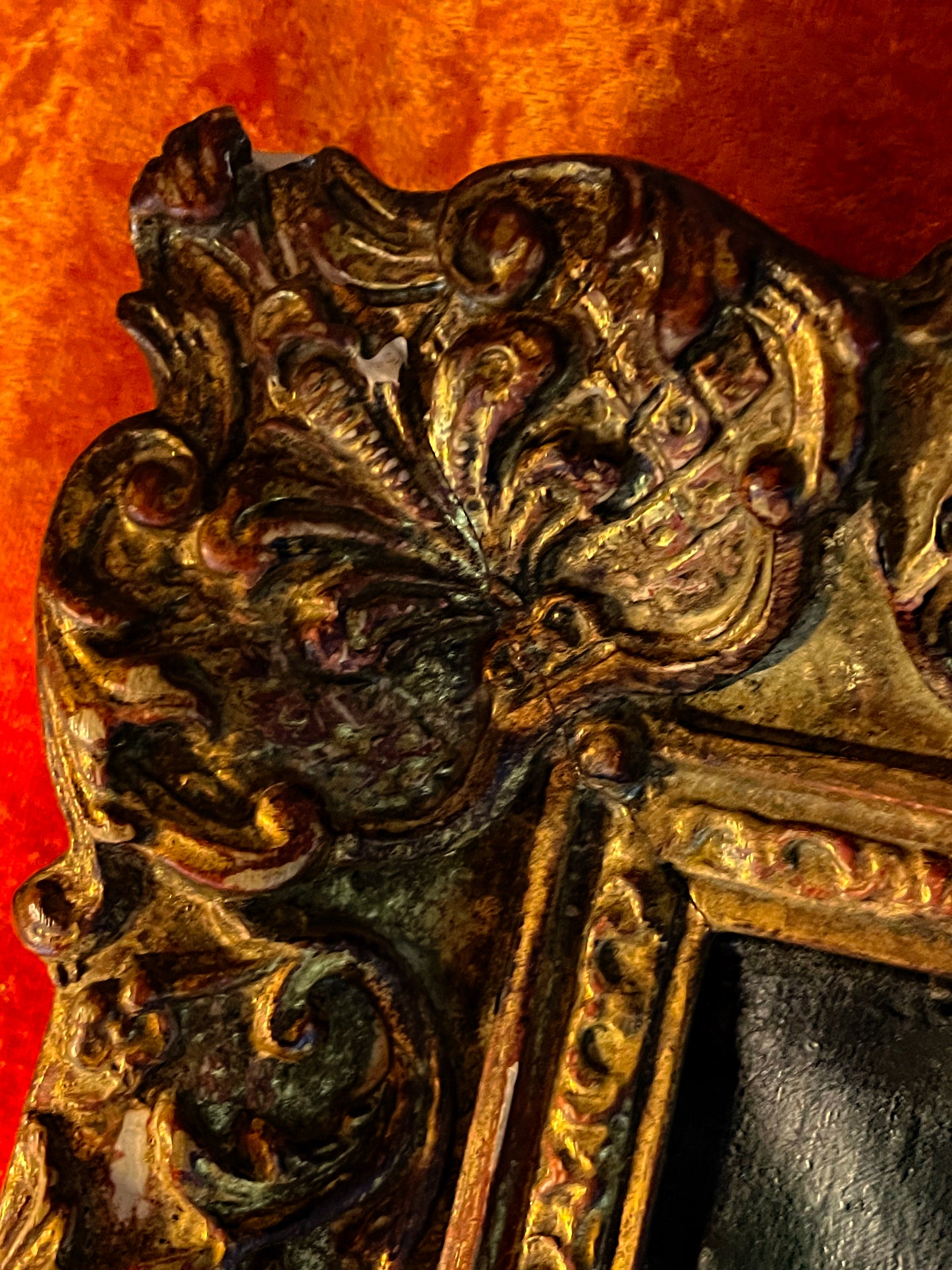 Mystical Roses Still Life by Aurél Náray (1883–1959) – Large Antique Hungarian Floral Painting c.1920 in Ornate Gilt Frame