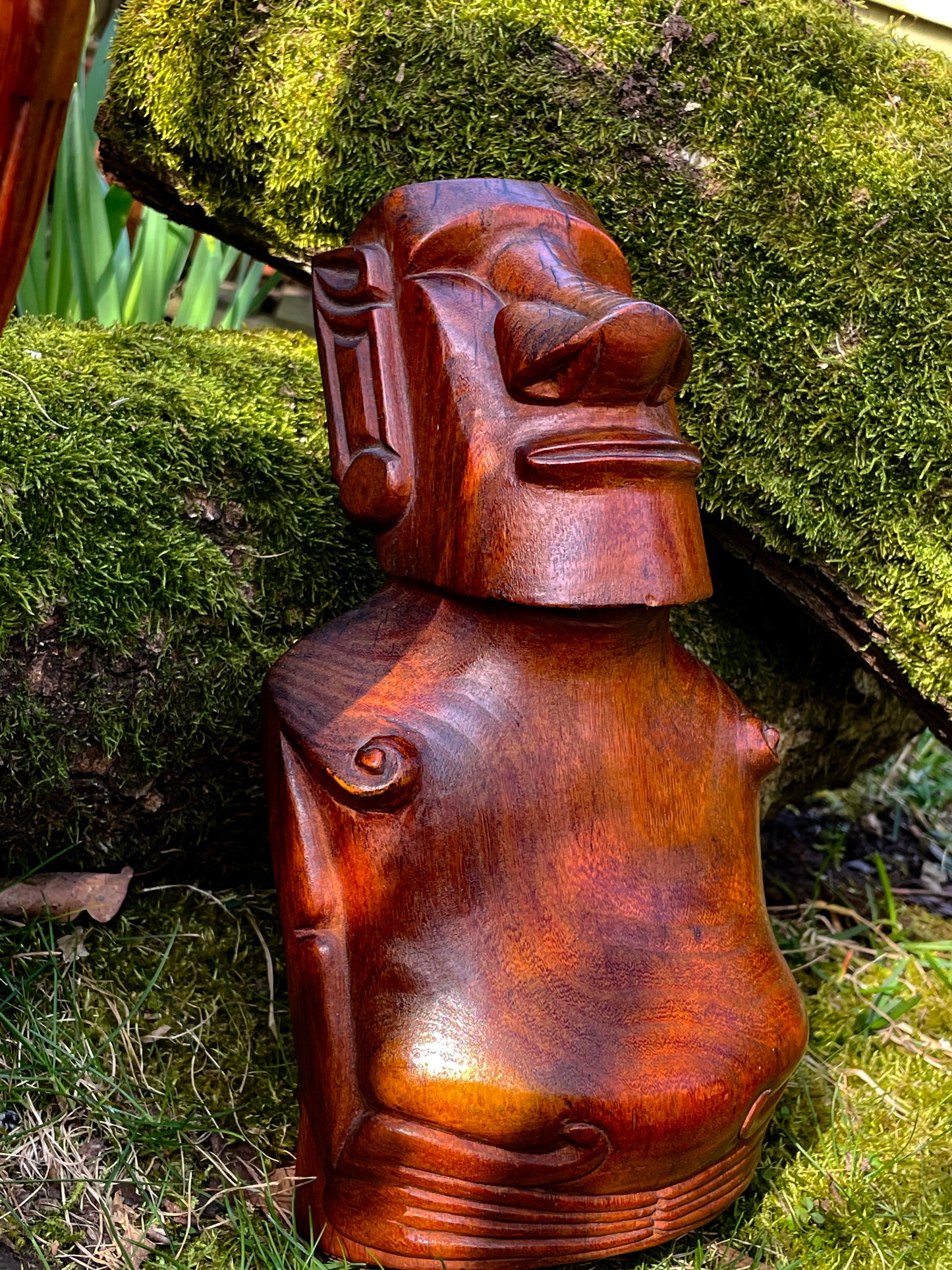 Detail of the carved Birdman beak and head