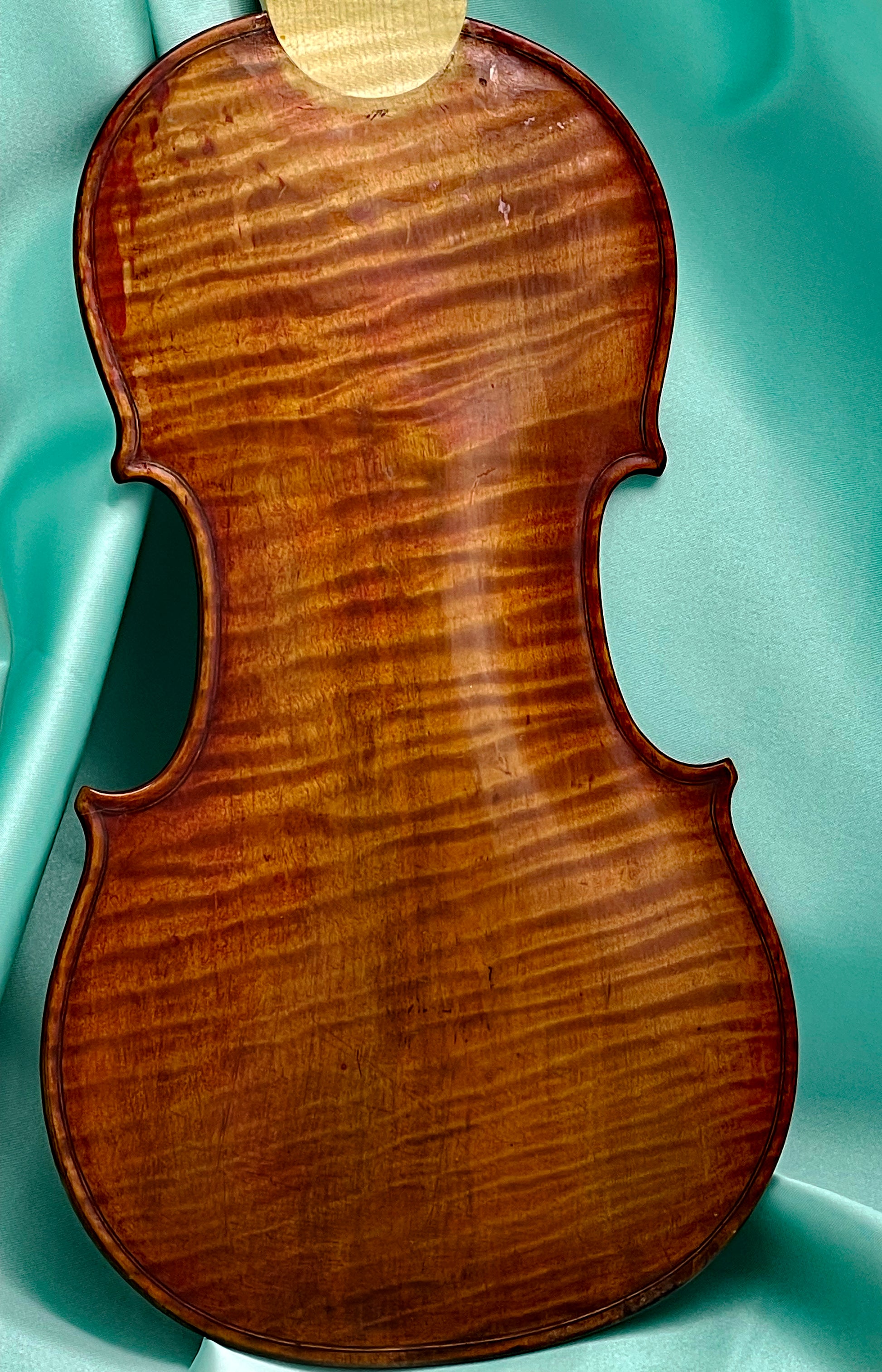 Antique American violin body and varnish detail