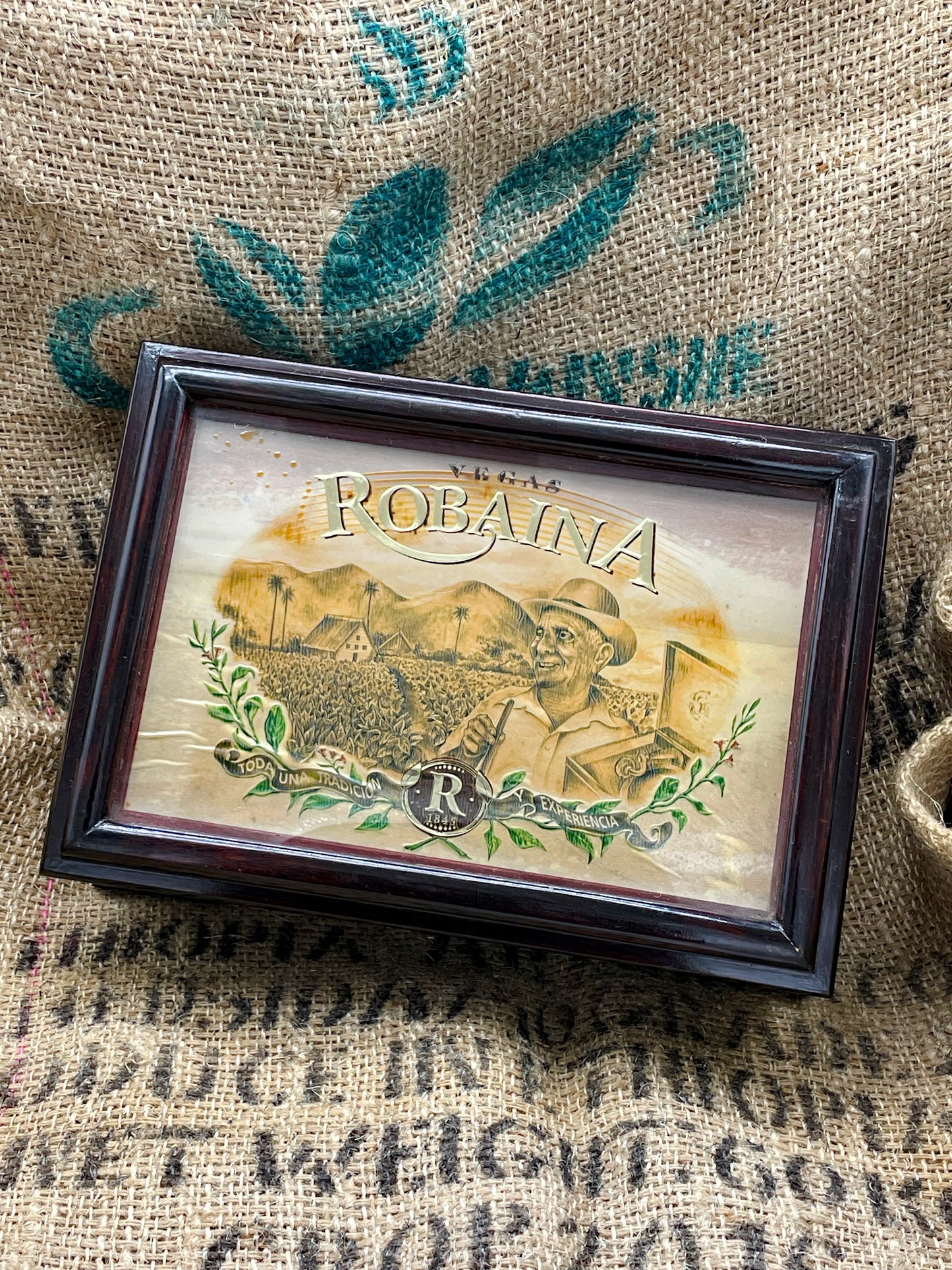 Vegas Robaina Cuban cigar box with painted glass lid showing tobacco-field scene