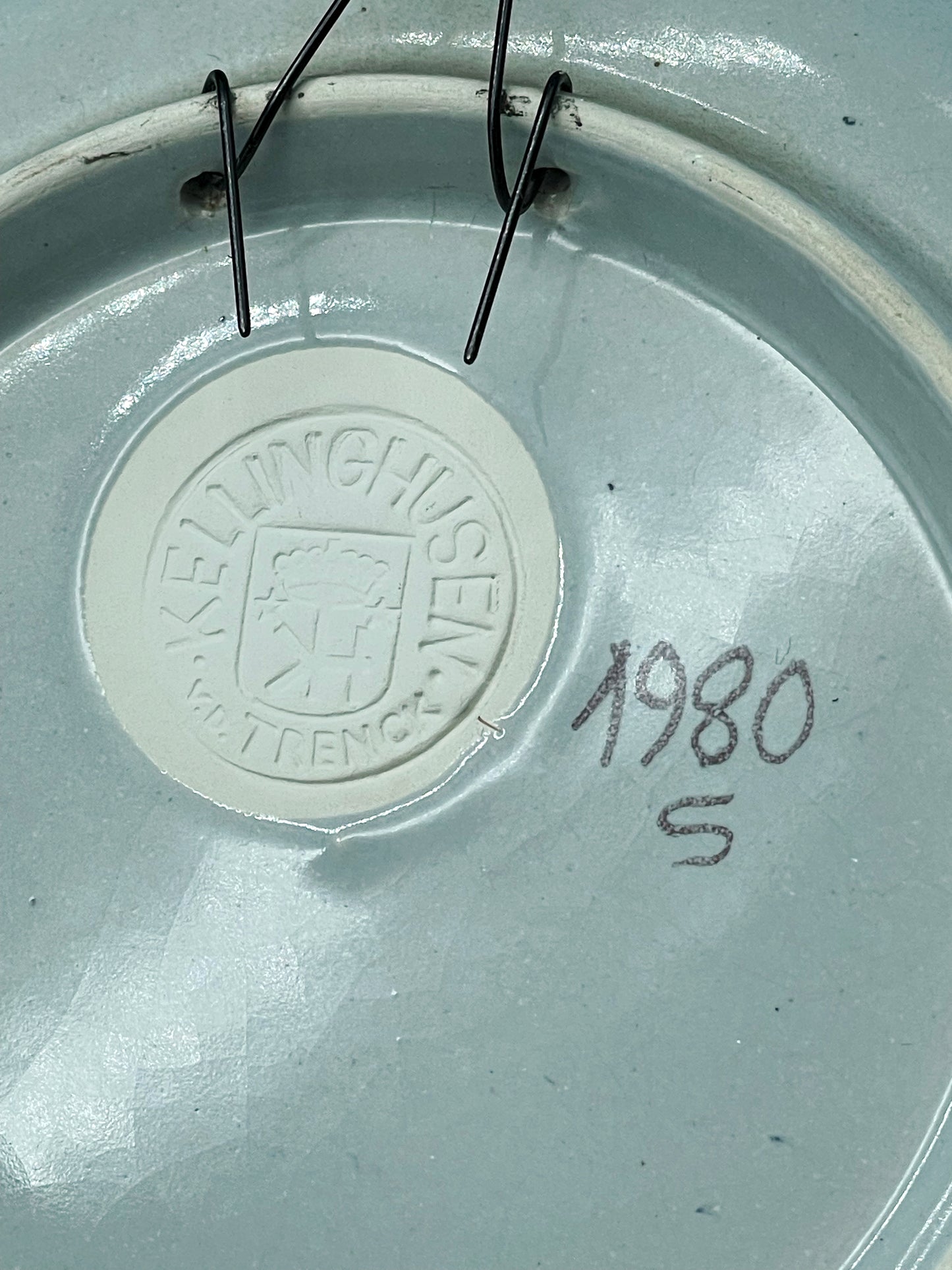 Kellinghusen Trenck faience plate with bird motif