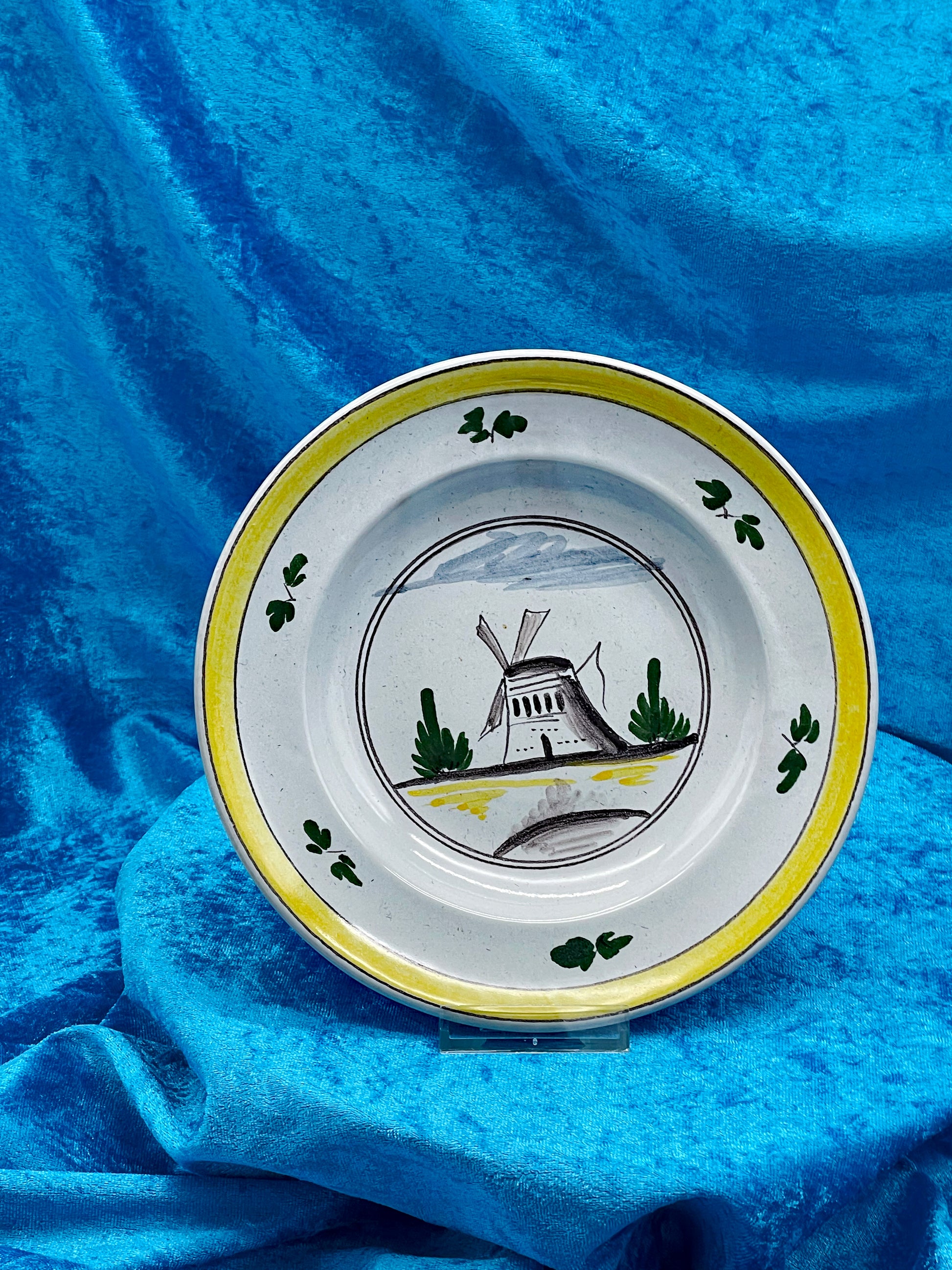 Hand-painted German folk ceramic plate detail