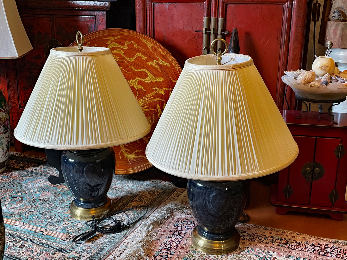 Marble lamp with brass grip-ring at top