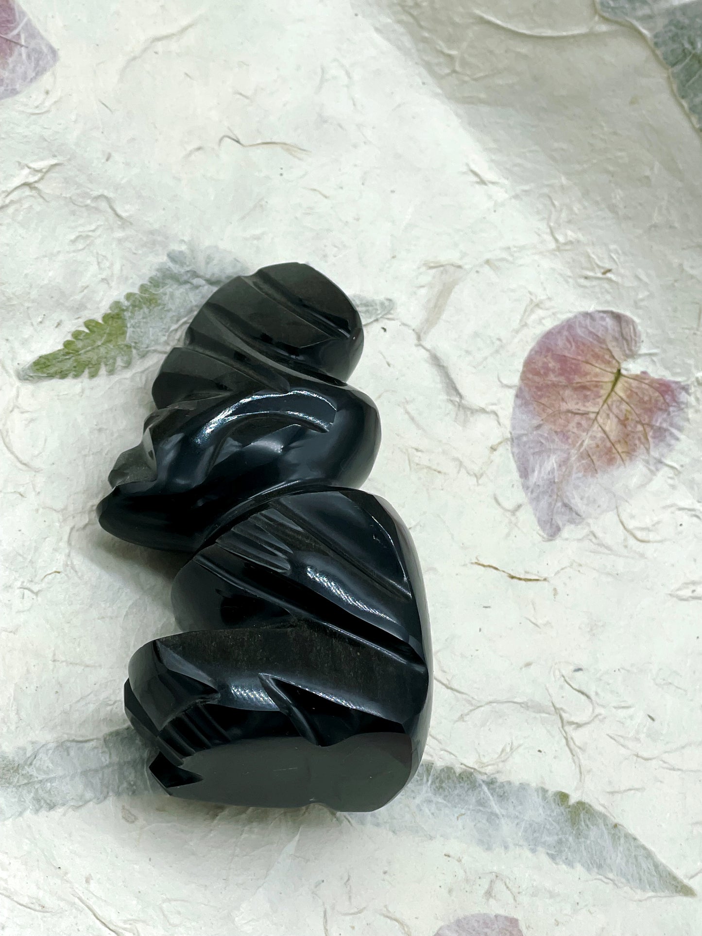 Mid-20th Century Shona Stone Carvings – Tribal Figures in Serpentine Stone (Set of 2)