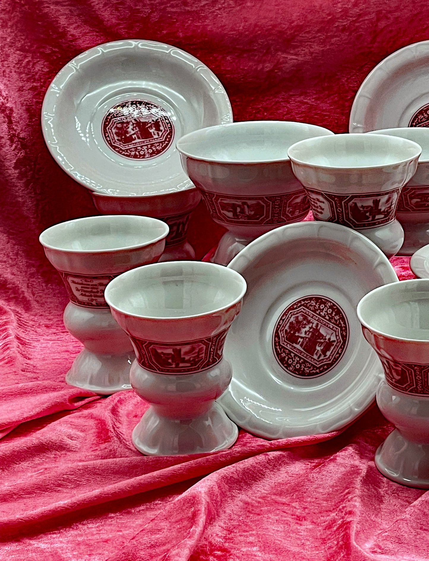 Footed porcelain beaker with red Rüdesheim view medallion
