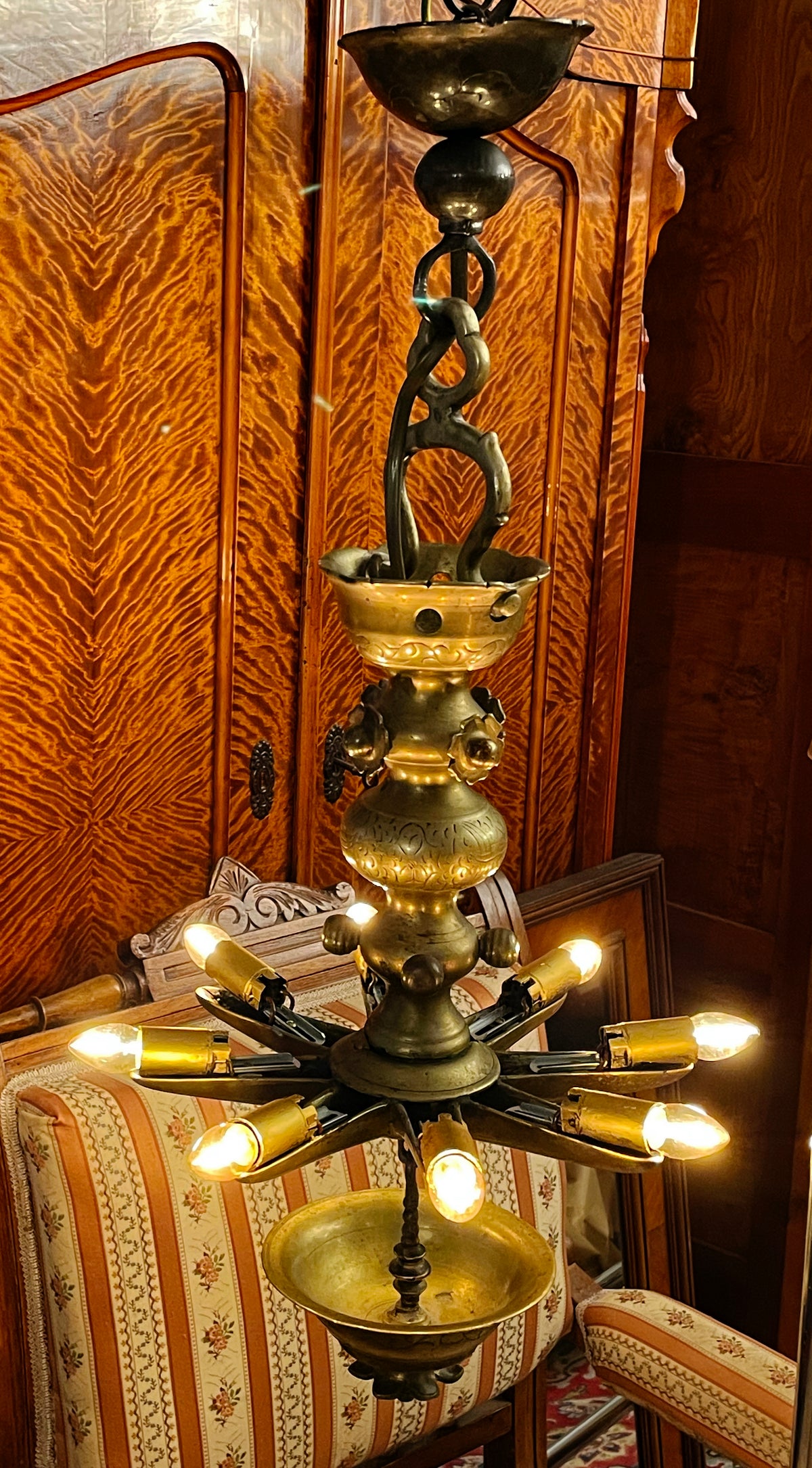 Full length view of the bronze Sabbath lamp with twisted hanger and ceiling cup