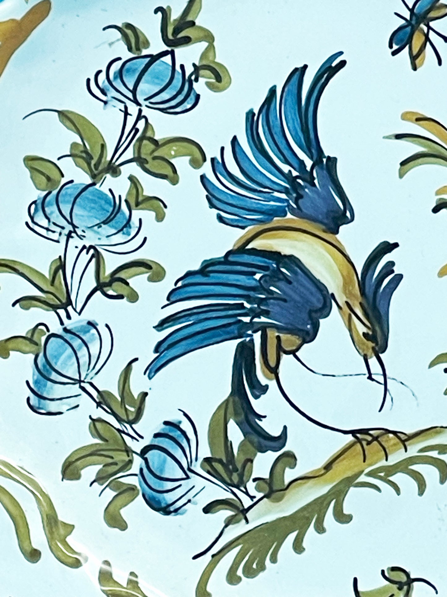 Hand-Painted Faience Wall Plate – Moustiers, France, Signed – 20.5 cm