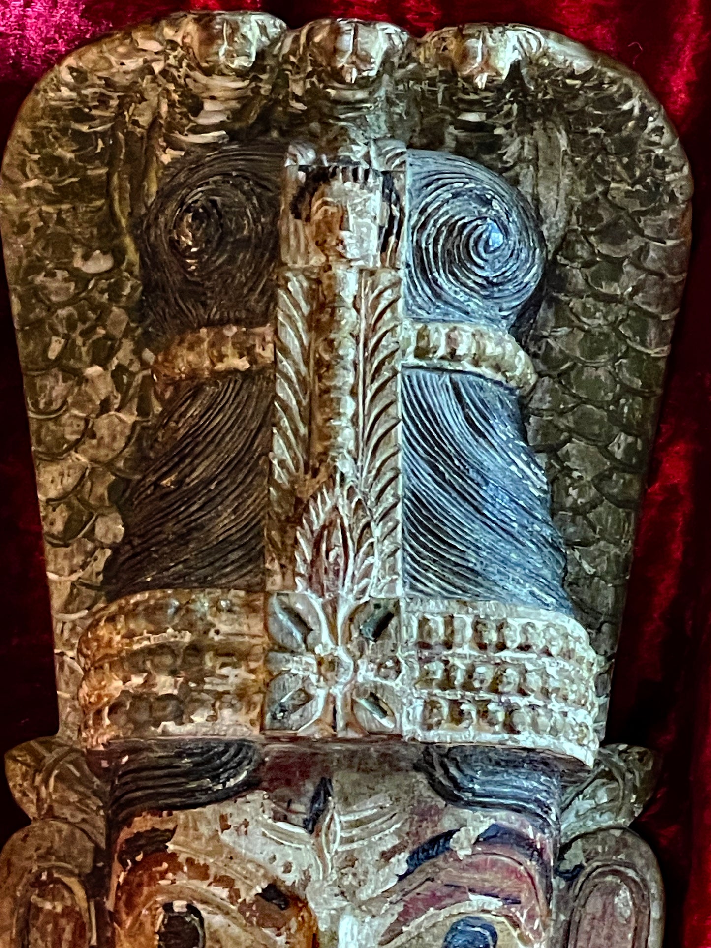 Detail of the Kundalini spine and lotus carving on the crown