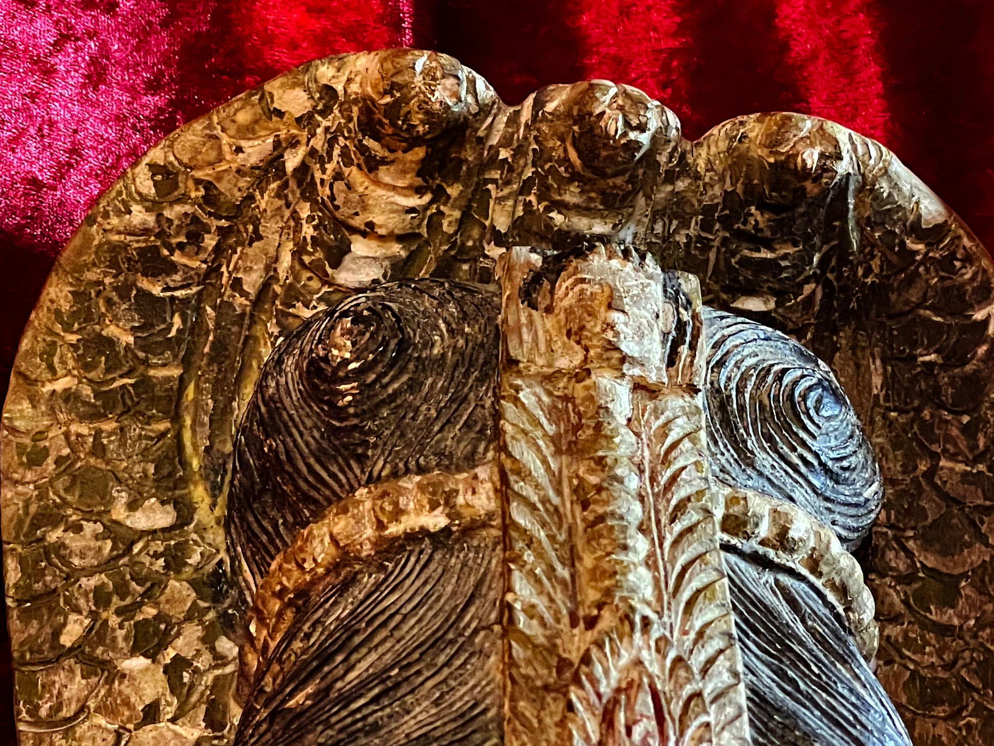 Detail of the three-cobra Vasuki crown crest
