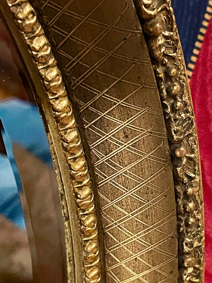 Antique Oval Faceted Crystal Mirror with Ornate Gilt Frame – Hand-Chiselled Decorative Frame, 56 × 66 cm