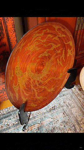 Oversize Chinese Lacquer Plate with Filigree Gold Dragon on Stand, 74 cm Decorative Statement Piece