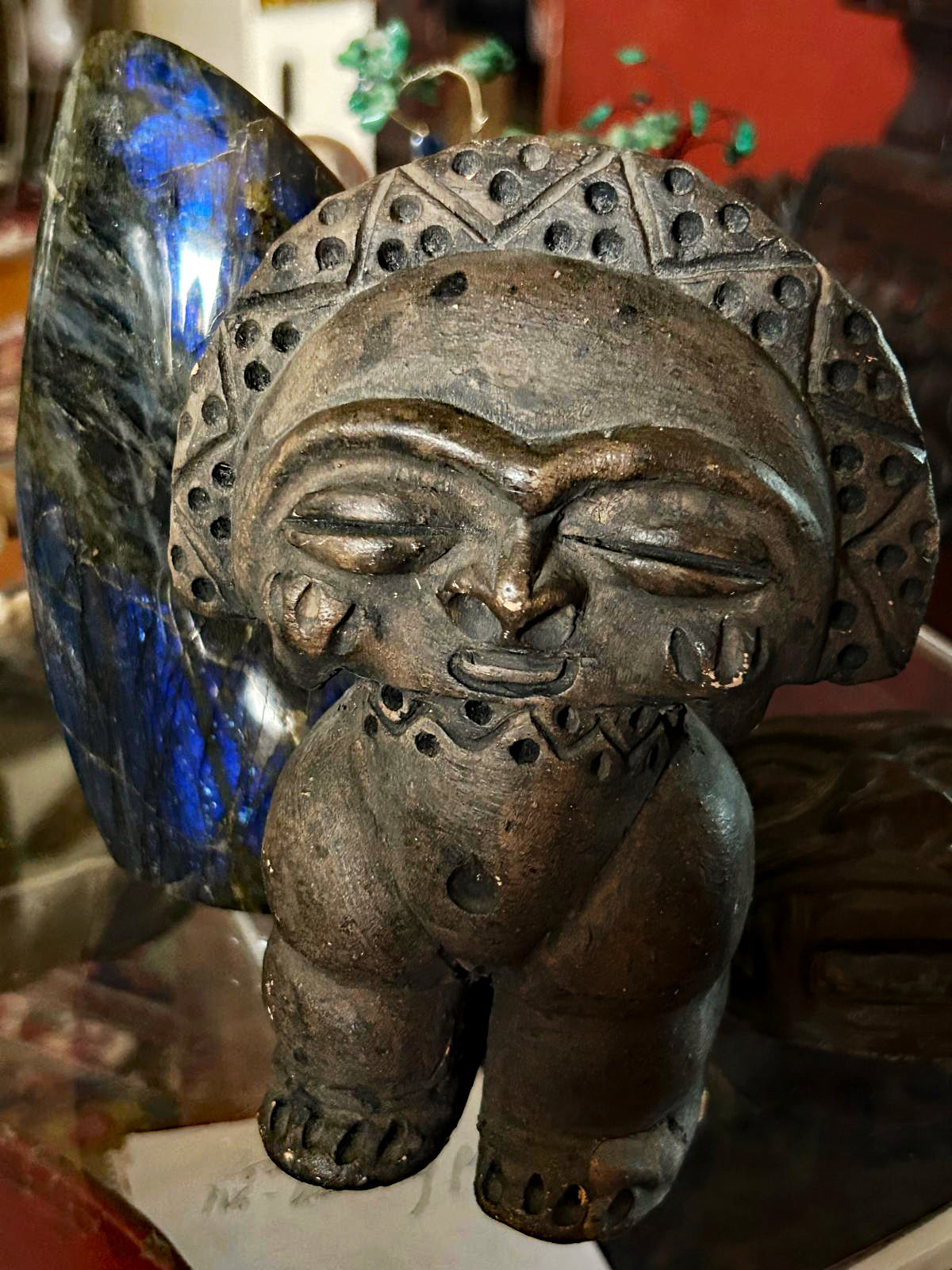 Taino cohoba figure showing full standing form and splayed feet